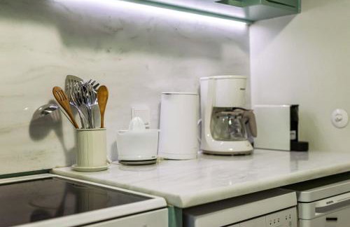 A Majestic Oasis in Keramikos, the Heart of Athens - Foto 7