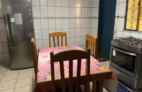 Casa Bem Aconchegante com 02 Quartos 03 camas - Foto 11