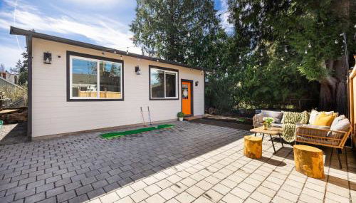 2025 Built Single-Level 2BR Serene Home with 2 AC - Foto 2