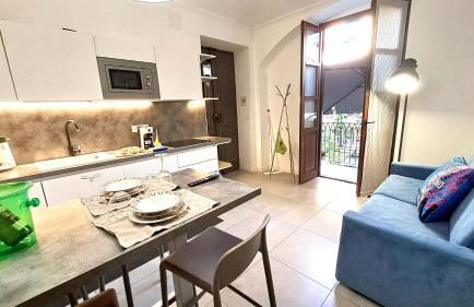 Porta Susa centro, balconi, condizionato, wifii e parcheggio - Foto 17