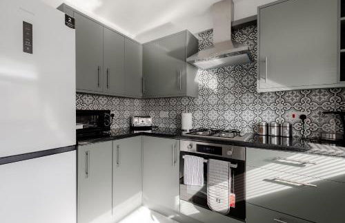 3BR Off A13 , Sleeps 6, 2mins to Langdon DLR,Free Parking - Photo 33