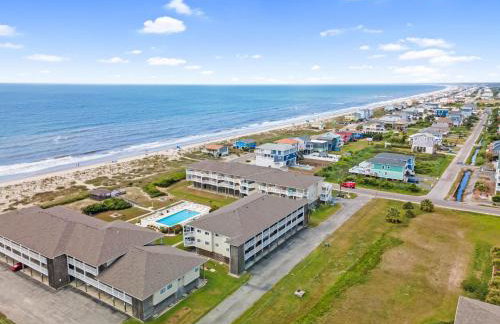 Southern Shores Oak Island Oceanfront with Pool Villa - Foto 59