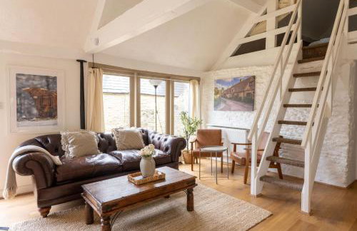 Charming Stone Cottage - Cotswolds Farm Stay - The Bullpen - Photo 43