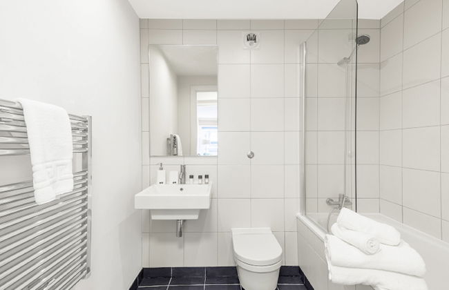 1 bedroom Apartment in London - Photo 14