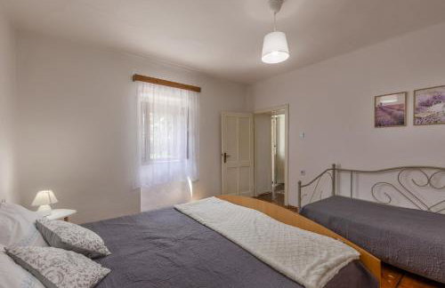 House Papinka with Private Pool & Garden - Happy Rentals - Photo 16