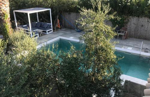 Top Holiday Home Private Pool by the sea With Private Garden for Private use - Photo 36