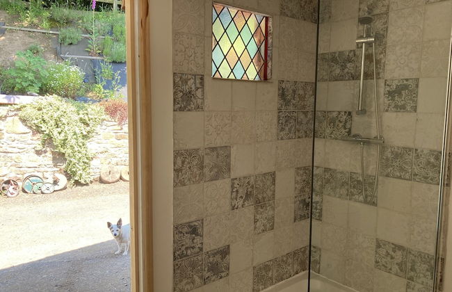 Outstandingly Situated Cosy Shepherds Hut - Photo 9