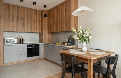 Stylish Studio in Ożarów Mazowiecki with Balcony by Noclegi Renters - Foto 2