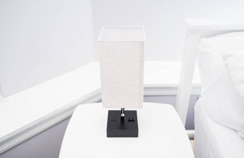 ROKU TVs - Washer & Dryer - QueenBeds - GroupStay - Foto 23