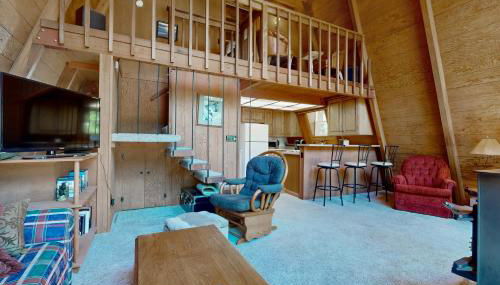 Sierra Nevada Hideaway Cabin with Deck, Mtn Views - Foto 2