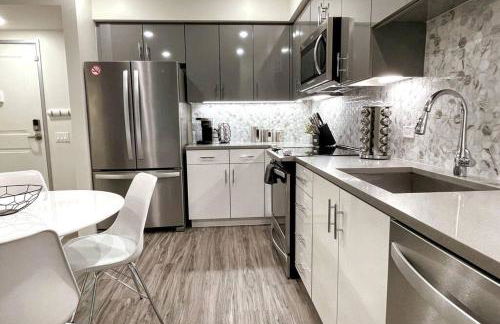 Bright Top Floor-Elevator-Walk Downtown-Laundry - Foto 2