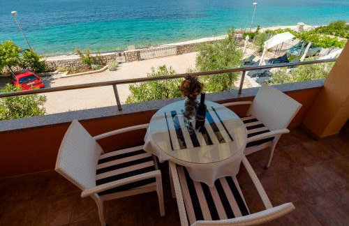 Apartmani Maslina - Photo 17