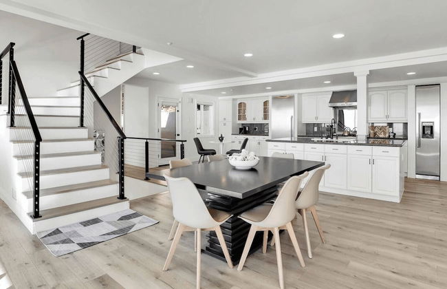 Castlewood by Avantstay Malibu Cliffside + View - Photo 21