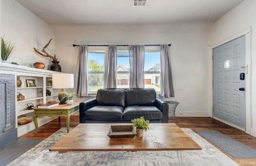 2BR Apt 9 min to Myriad Gardens #31 - Photo 9