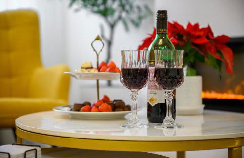 12 min to Airport - Free parking - Foto 2