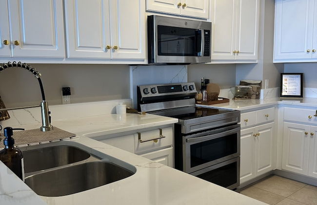 Unit 1504 2 Bedroom Condo by RedAwning - Foto 9