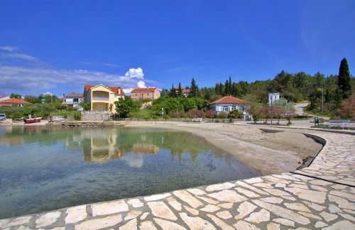 Sunshine Place by the beach - Photo 6