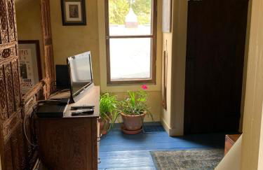 Luxurious Riverfront Cottage with a Hot Tub and a Fireplace near the Twin Lakes, Connecticut - Foto 25