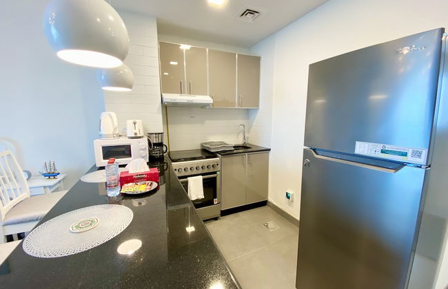 Marco Polo - Pastel Studio with Stunning Aerial City Views - Photo 8