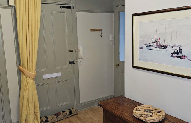 Snug - Macushla Apartment - Photo 3