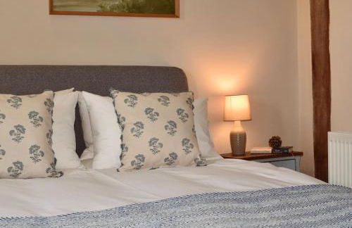 Luxury Spacious Country Home w/ Mountain Views - Photo 22