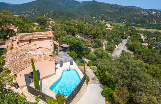 3 bedroom House in Bormes-les-Mimosas with private pool and garden - Photo 24