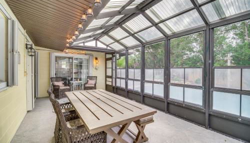 Centrally Located Merritt Island Home Pool, Porch - Foto 2