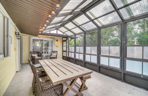 Centrally Located Merritt Island Home Pool, Porch - Foto 2