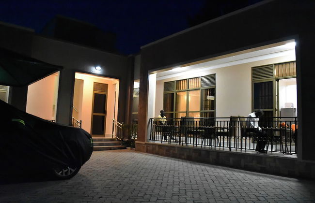 Studio Furnished Apartments Entebbe - Foto 16