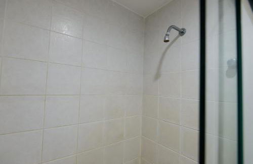 Flat c/ Limpeza Diária e Estacionamento - LB507 - Foto 40