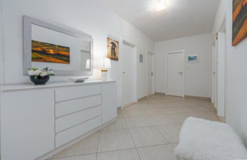 Four-Bedroom Holiday Home Lovinac With An Outdoor Swimming Pool 09 - Foto 40