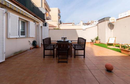 Apartamento con gran patio y excelente ubicación! - Photo 1
