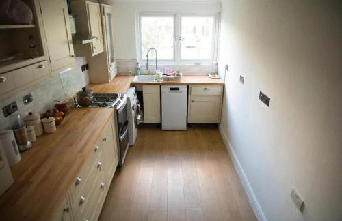 Double bedroom in ashared flat - Photo 3