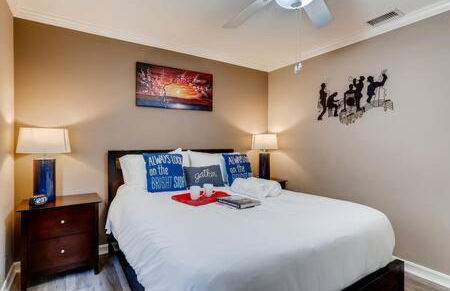 AWESOME 3BR 1 Block To Ocean Fast WIFI C1 - Photo 25