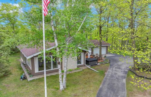 Beautiful private home in the woods BONUS Hot Tub - Foto 17