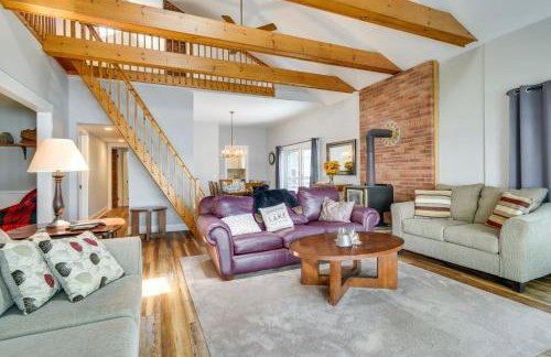 Waterfront Getaway on Sodus Bay Prime Location! - Foto 9