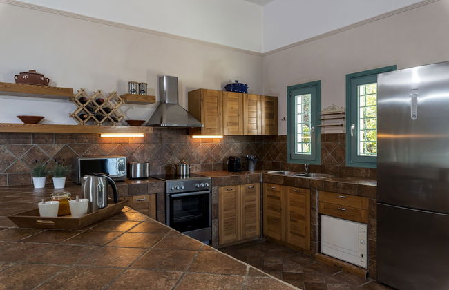 Electra Beachfront Villa - Photo 23