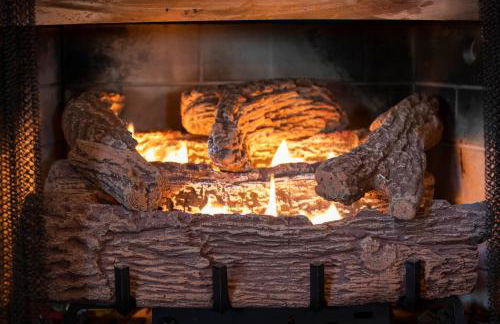 Serenity, A Rustic Log Cabin Retreat - Foto 10