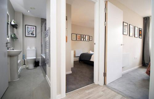 Elegant 2BR w/ Pool Table in Prime Location - Foto 62