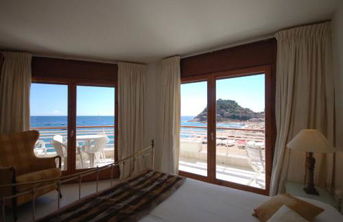 Lets Holidays Tossa de Mar Beach Apartment - Foto 17