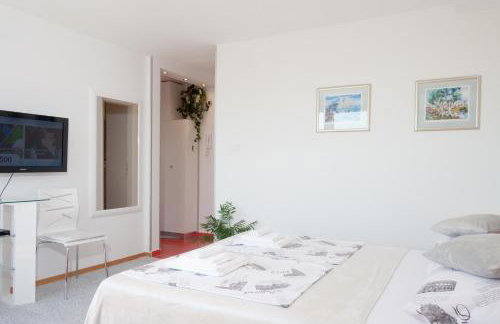 Amanda Apartment - Photo 15