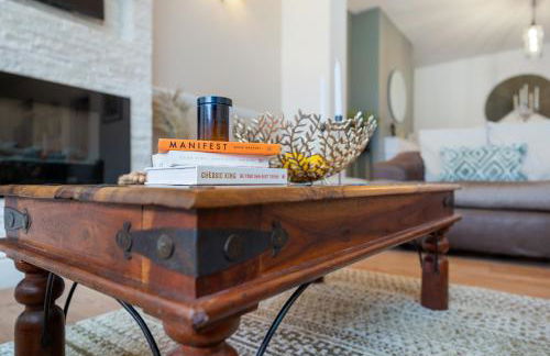 LONG TERM STAY SPECIAL OFFER AVAILABLE! 5-Bedroom Spacious, Stunning Design, Sociable Areas & Cosy House Near South Downs Park, Sleeps 11 with GAMES Room, PRIVATE PARKING and GARDEN - by Blue Puffin Stays - Foto 42