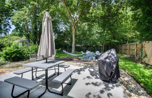 1 Mi to Beach Home with Patio and Grill in Hampton! - Foto 22