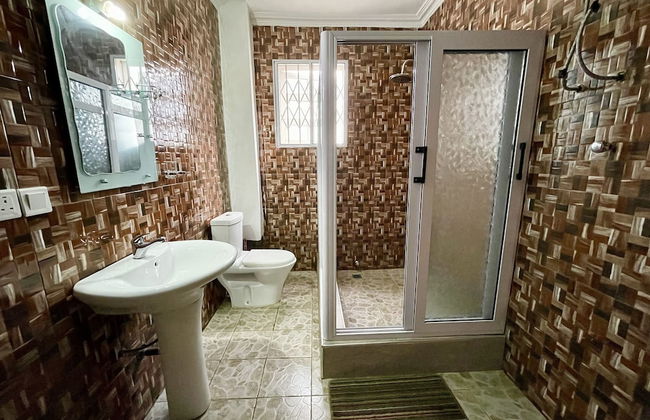 EmpireLux Middle Floor - Photo 22