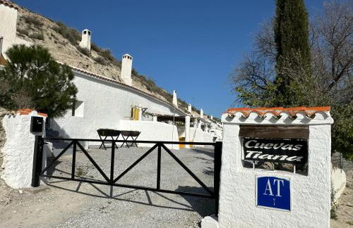 Alojamientos CUEVAS TIANA - Photo 4