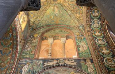 Dimora Pasolini , Stylish Two Bedroom Apartment in the Historic Center - Foto 44