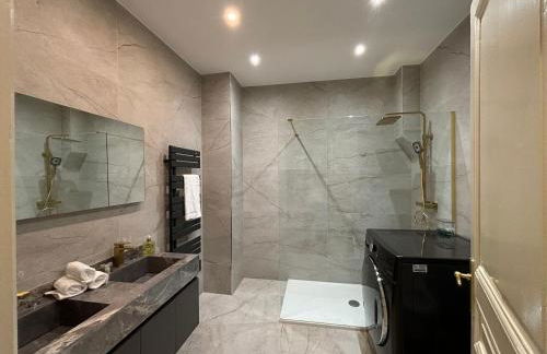 LE LYNX HAUSSMANIEN appartement tout confort, climatisé avec parking privé, à deux pas du centre - Foto 12