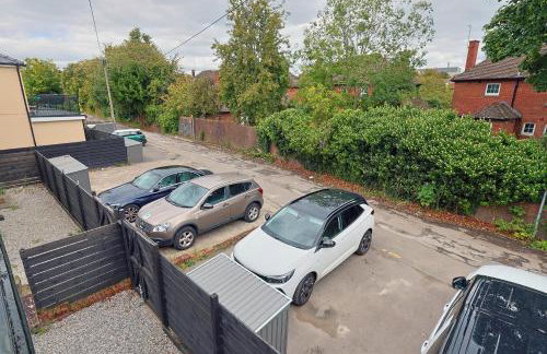 large 2 bed central apartment with balcony and private parking - Foto 71