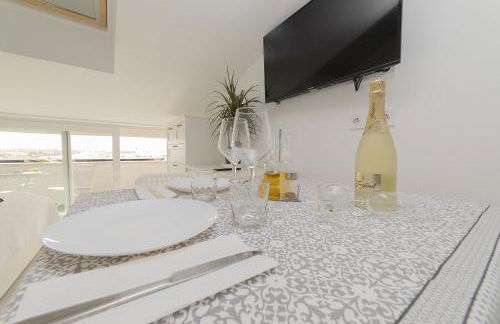 Buhardilla con terraza acogedora - Foto 19