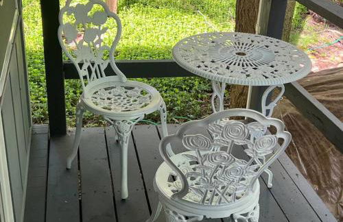 Romantic Pocono house - stream, lake, beach, pool, firepit - Foto 35